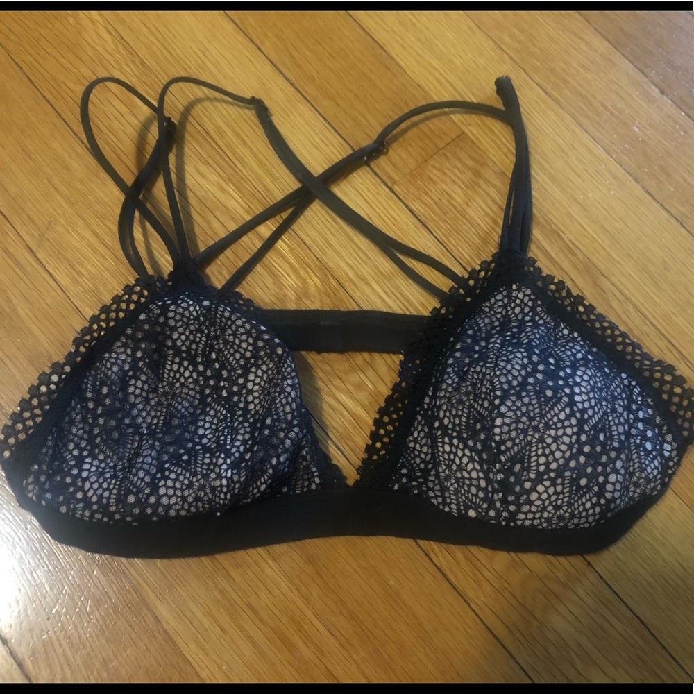 Victoria’s Secret Lace Bralette Medium